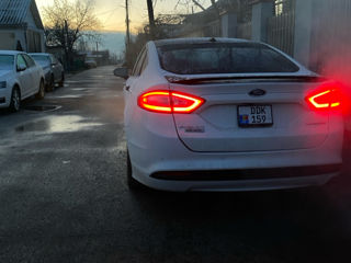 Ford Fusion foto 2