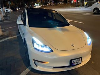 Tesla Model 3 foto 6