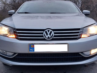 Volkswagen Passat foto 3