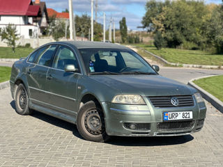 Volkswagen Passat foto 1