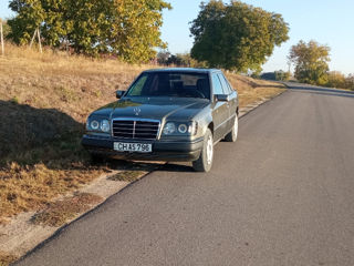 Mercedes Series (W124) foto 2