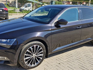 Skoda Superb foto 1