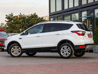 Ford Kuga foto 2