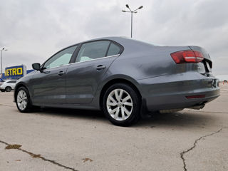 Volkswagen Jetta foto 7