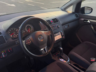 Volkswagen Touran foto 10