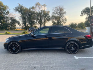 Mercedes E-Class foto 2