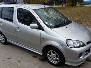 Daihatsu YRV foto 1