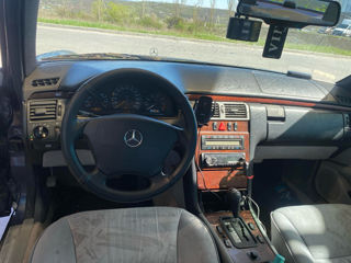 Mercedes E-Class foto 4