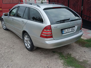 Mercedes C-Class foto 3