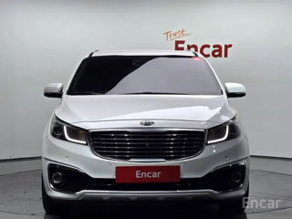 KIA Carnival foto 2