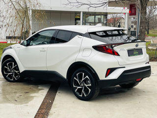 Toyota C-HR foto 2