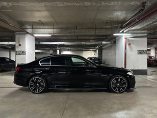BMW 5 Series foto 8