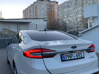 Ford Fusion foto 5