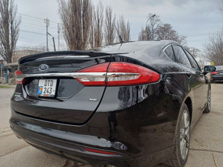 Ford Fusion foto 3