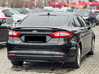 Ford Fusion foto 5