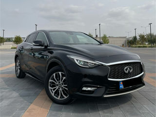 Infiniti Q30 foto 1