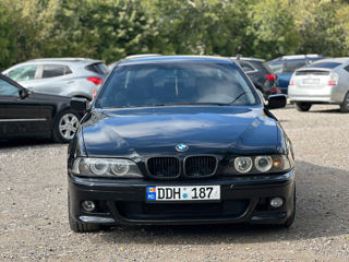 BMW 5 Series foto 3