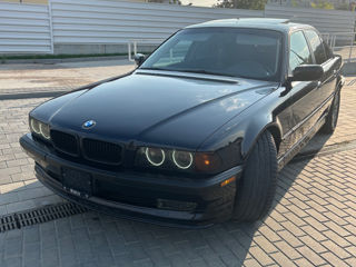 BMW 7 Series foto 1