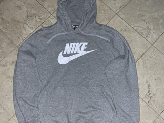 Hanorac Nike mărimea M original 800 lei