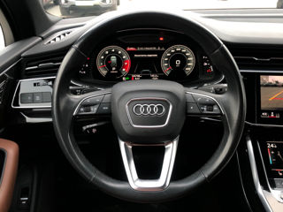Audi Q7 фото 9
