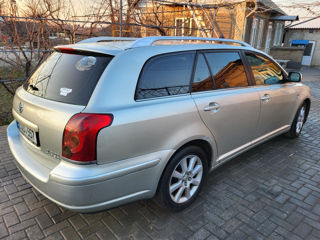 Toyota Avensis foto 7