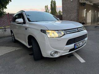 Mitsubishi Outlander foto 8