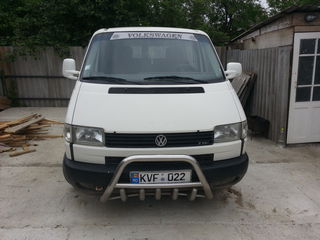 Volkswagen T4 foto 1