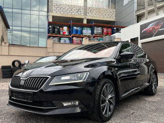 Skoda Superb foto 2