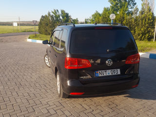 Volkswagen Touran фото 2