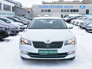 Skoda Superb foto 3