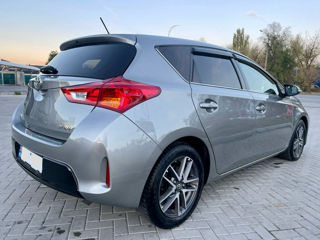 Toyota Auris foto 2