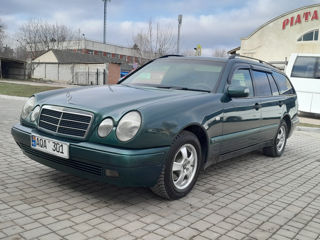 Mercedes E-Class foto 8