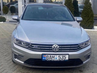 Volkswagen Passat foto 1