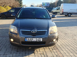 Toyota Avensis foto 3