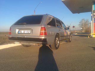 Mercedes Series (W124) foto 3