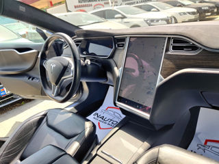 Tesla Model S foto 7