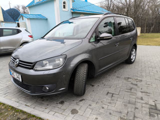 Volkswagen Touran foto 2