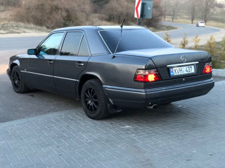 Mercedes Series (W124) foto 4