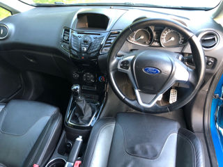 Ford Fiesta foto 6