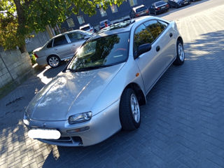 Mazda 323 foto 3