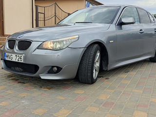 BMW 5 Series foto 4