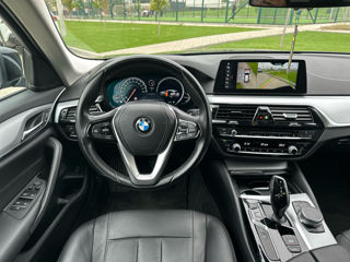 BMW 5 Series Touring foto 7