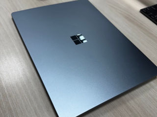 Surface laptop GO