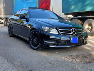 Mercedes C-Class Coupe foto 2