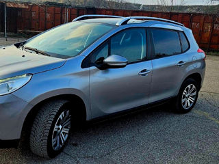 Peugeot 2008 foto 2