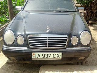 Mercedes E Class foto 1