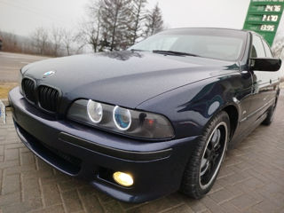 BMW 5 Series foto 2