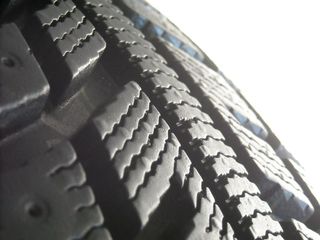 Kumho Winter 215/60 R16 идеальная- срочно foto 2