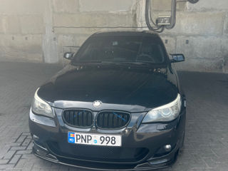 BMW 5 Series foto 1