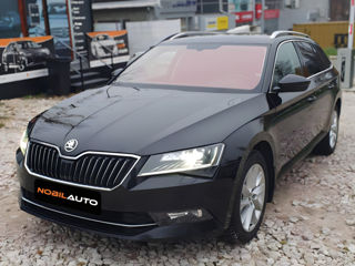 Skoda Superb foto 1